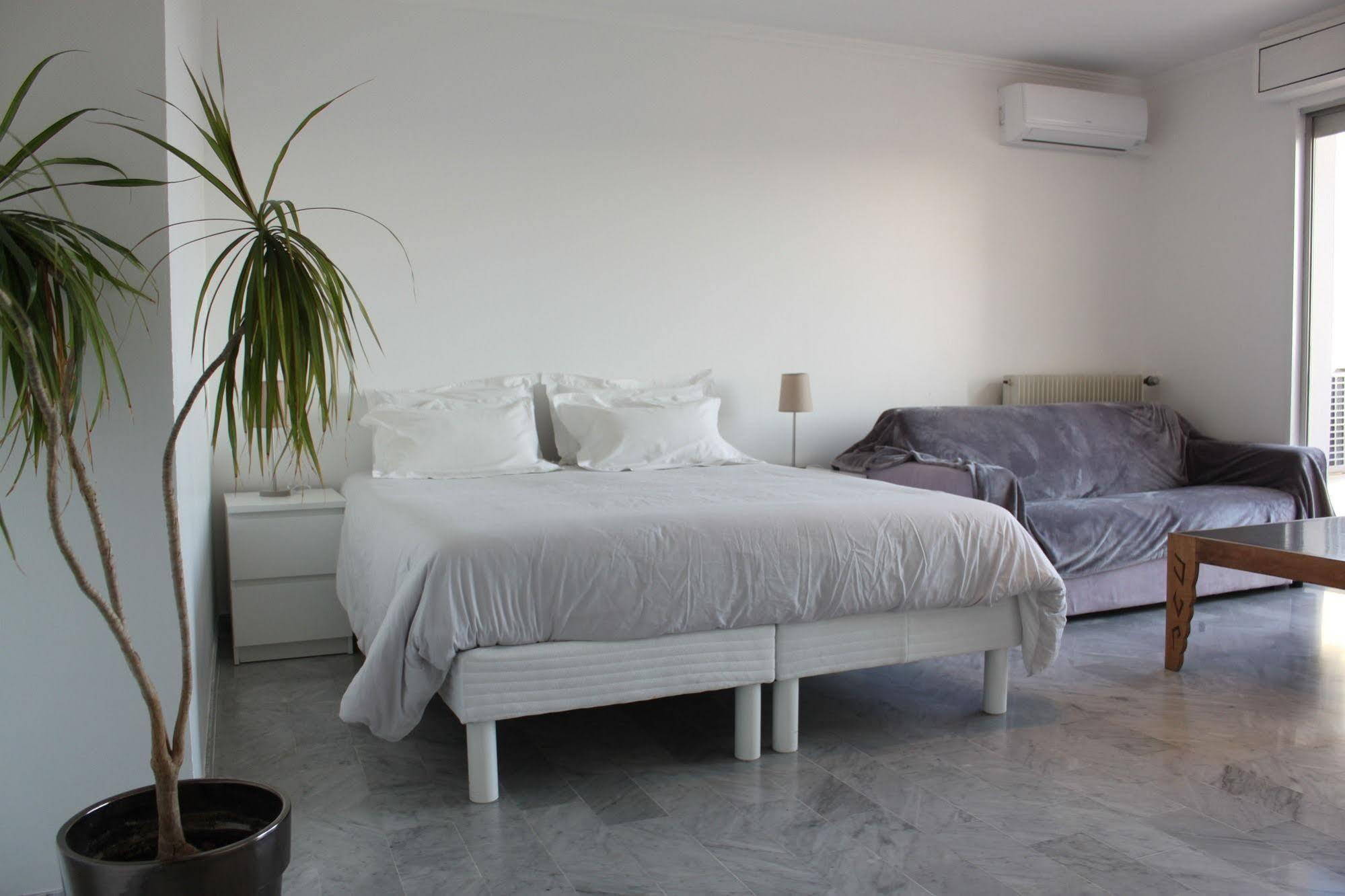 Appartement Azur 3000 à Saint-Laurent-du-Var Extérieur photo