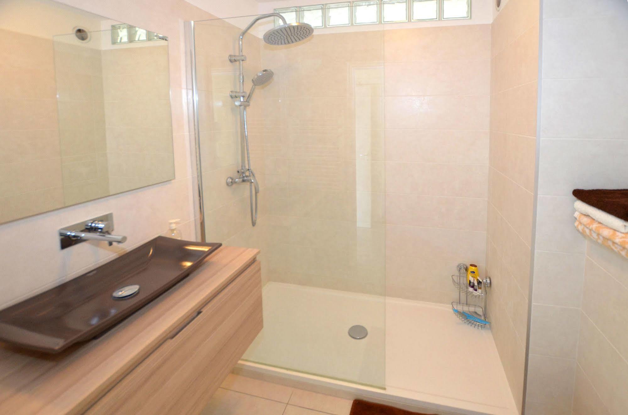 Appartement Azur 3000 à Saint-Laurent-du-Var Extérieur photo