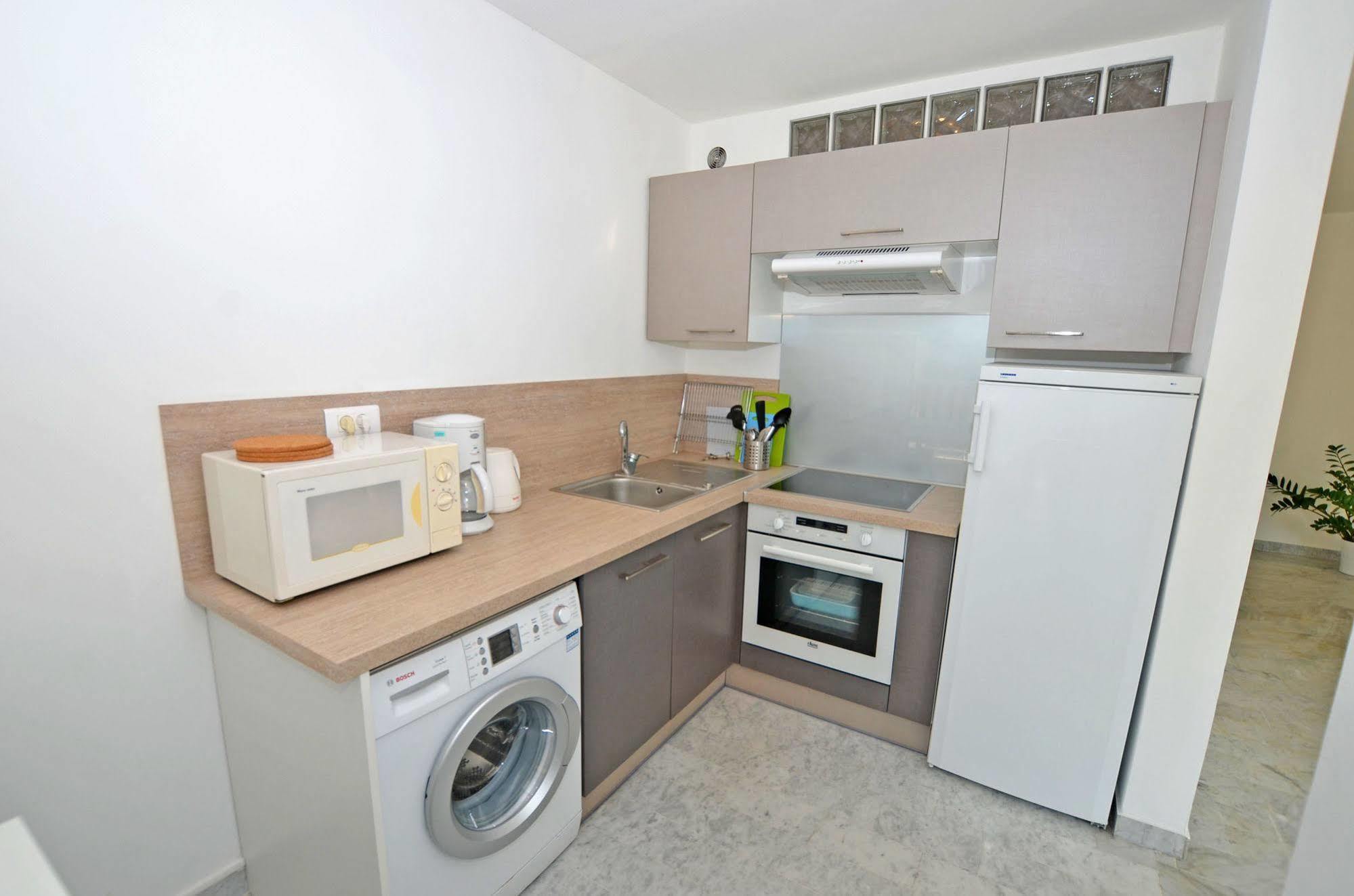 Appartement Azur 3000 à Saint-Laurent-du-Var Extérieur photo